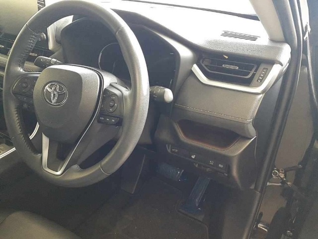 Toyota RAV4 2021 8605866-9