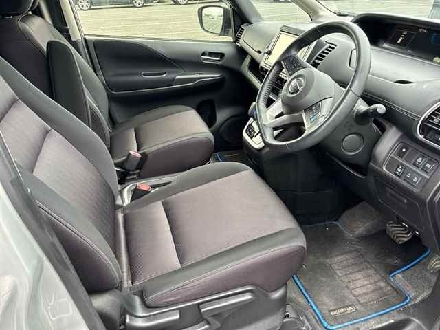 Nissan SERENA 2018 8607296-7