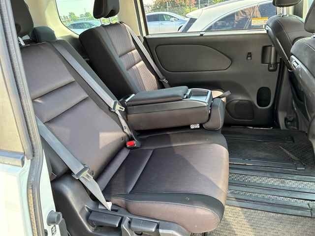 Nissan SERENA 2018 8607297-8