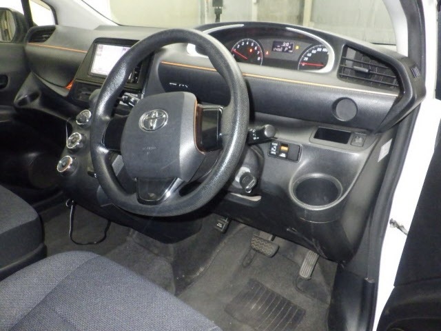 Toyota SIENTA 2015 8600762-3