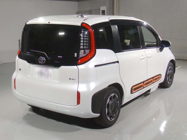 Toyota SIENTA 2026 8600821-1