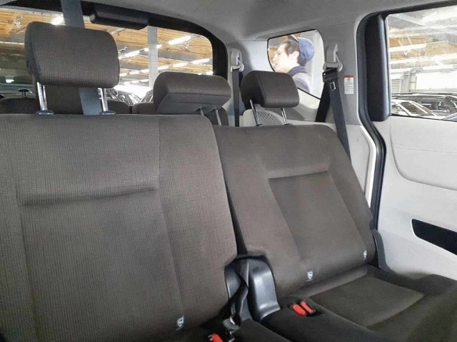 Toyota SIENTA 2015 8600832-11