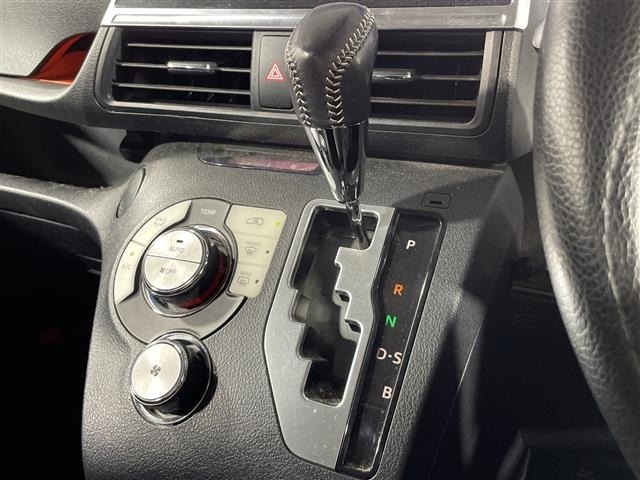 Toyota SIENTA 2015 8601976-18