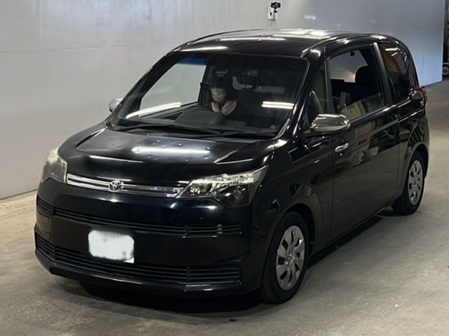 Toyota SPADE 2018 8604961-0