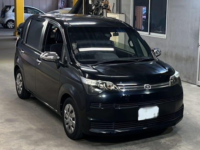Toyota SPADE 2018 8604961-4