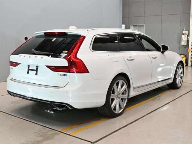 Volvo V90 2017 8611035-1