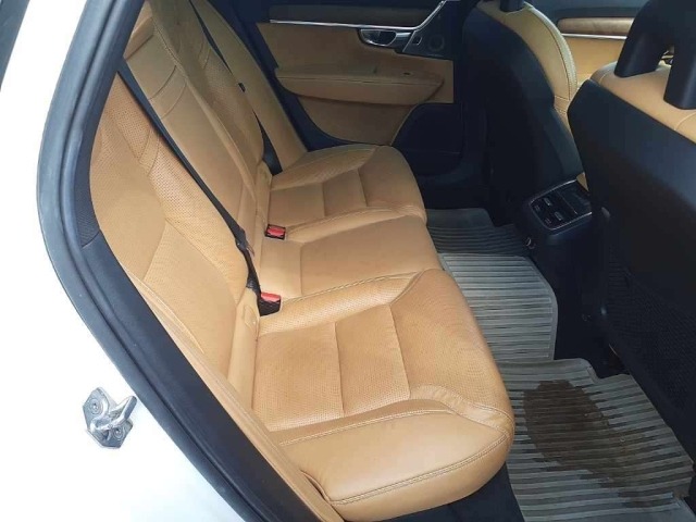 Volvo V90 2017 8611035-12
