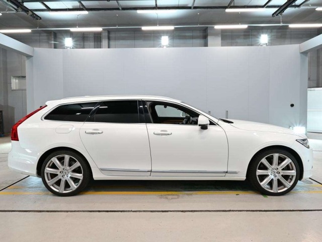 Volvo V90 2017 8611035-3