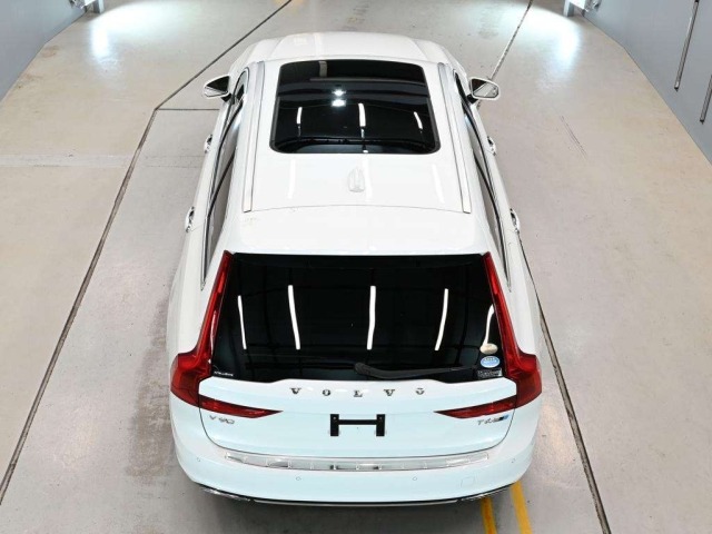 Volvo V90 2017 8611035-8