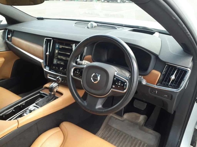 Volvo V90 2017 8611035-9