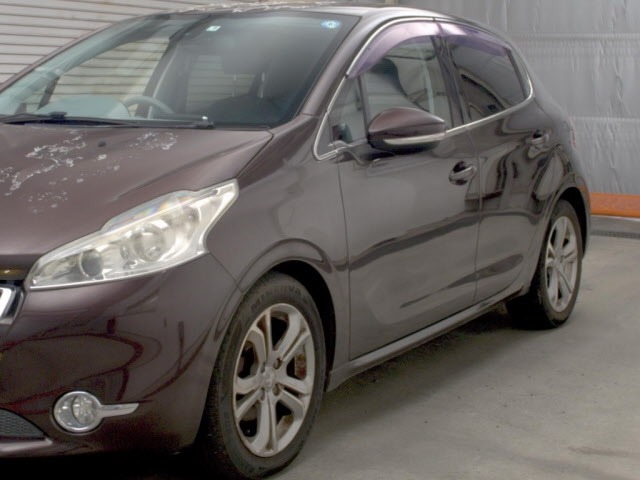 Peugeot 208 2013 8620512-4