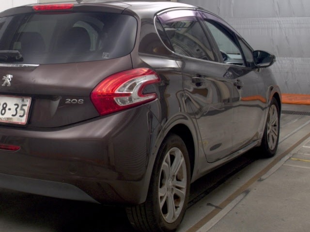 Peugeot 208 2013 8620512-5