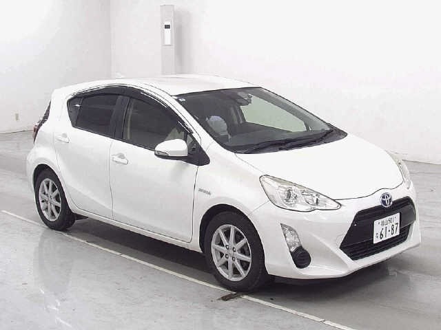 Toyota AQUA 2016 8613275-0