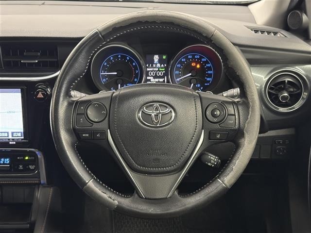 Toyota AURIS 2017 8620345-10