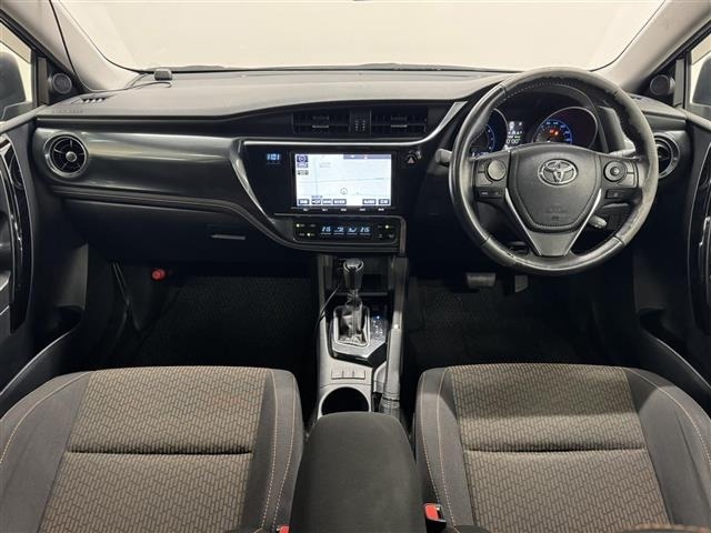Toyota AURIS 2017 8620345-16
