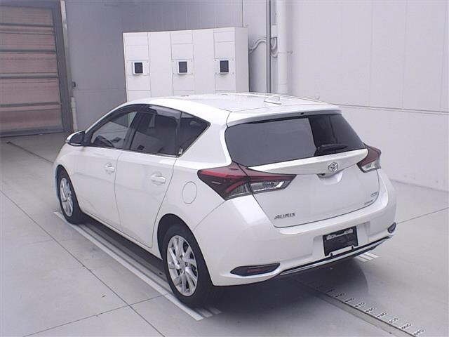 Toyota AURIS 2015 8620349-1