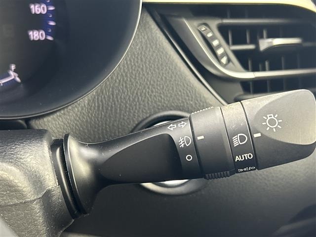 Toyota C-HR 2021 8618617-12