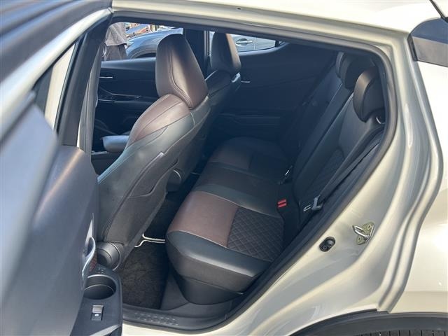 Toyota C-HR 2018 8618625-12