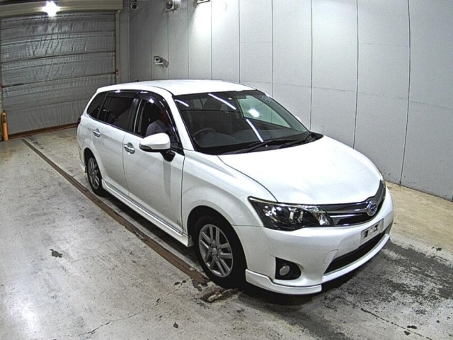 Toyota COROLLA FIELDER 2014 8621257-0