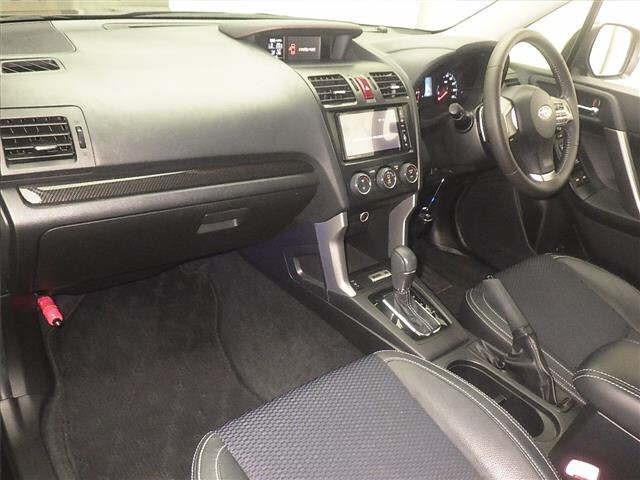Subaru FORESTER 2014 8621594-4