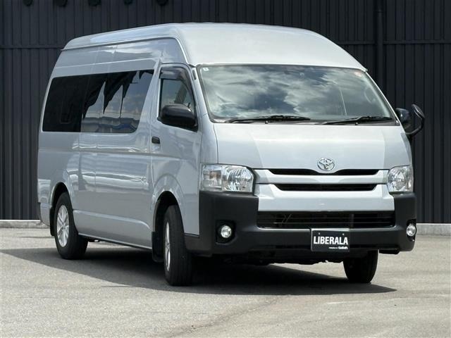 Toyota HIACE COMMUTER 2017 8621904-0