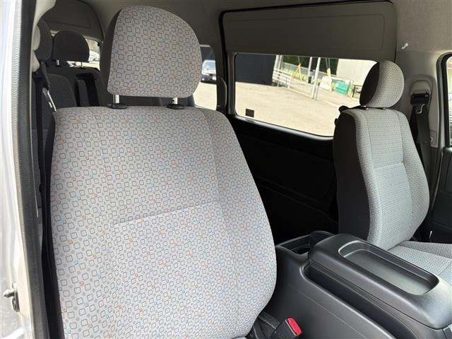 Toyota HIACE COMMUTER 2017 8621904-10