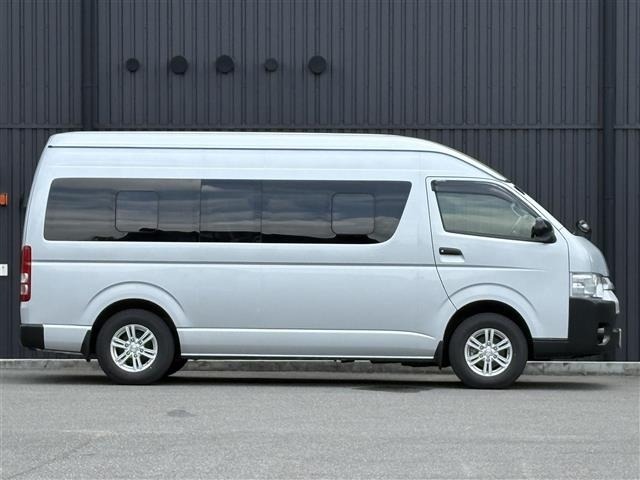 Toyota HIACE COMMUTER 2017 8621904-18