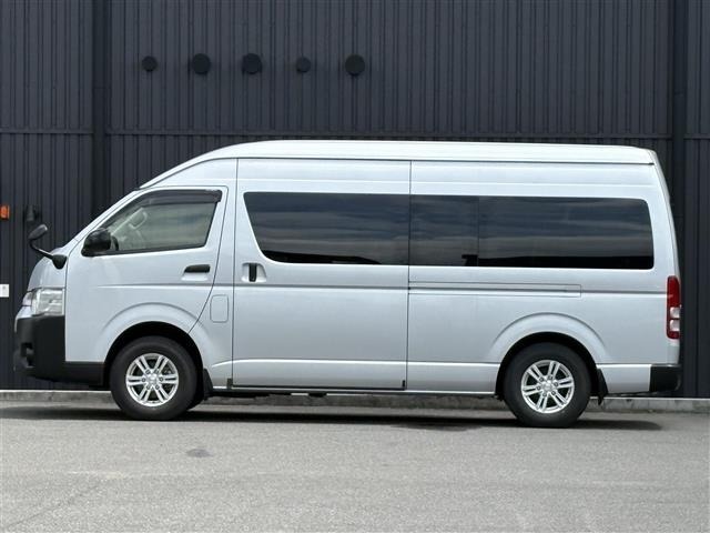 Toyota HIACE COMMUTER 2017 8621904-19