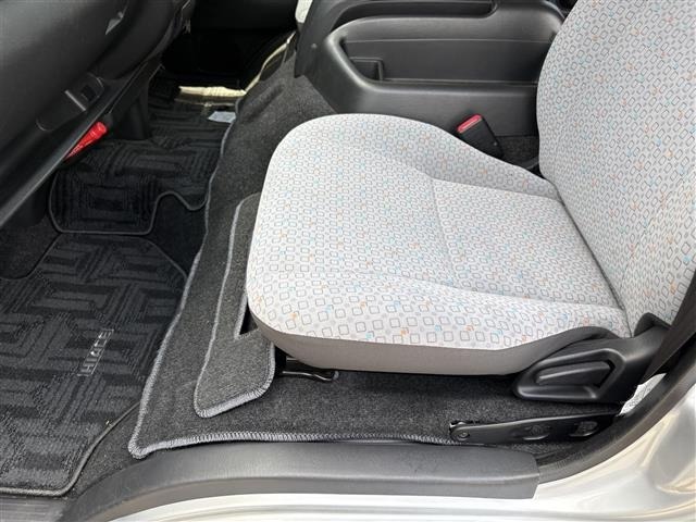 Toyota HIACE COMMUTER 2017 8621904-2
