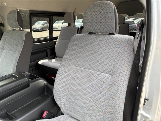 Toyota HIACE COMMUTER 2017 8621904-20