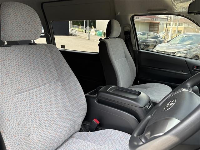 Toyota HIACE COMMUTER 2017 8621904-9