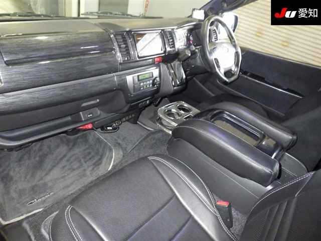 Toyota HIACE VAN 2017 8621063-3