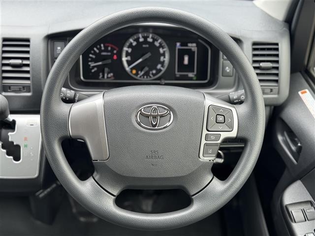 Toyota HIACE VAN 2026 8621326-10