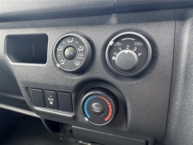 Toyota HIACE VAN 2026 8621326-4