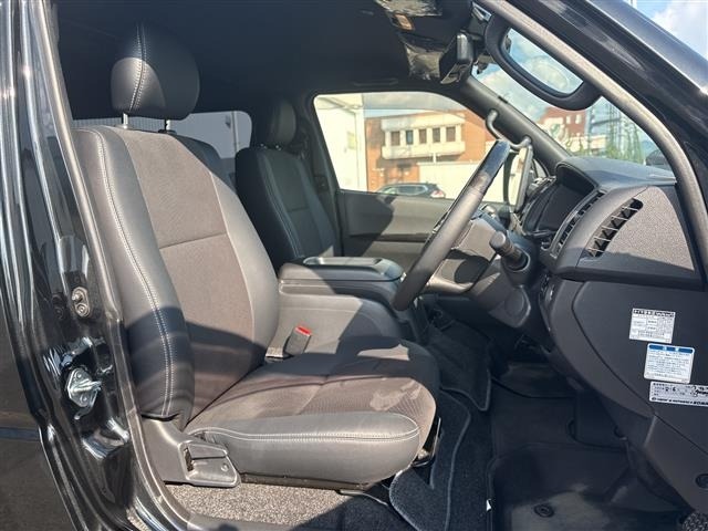 Toyota HIACE VAN 2023 8621327-5