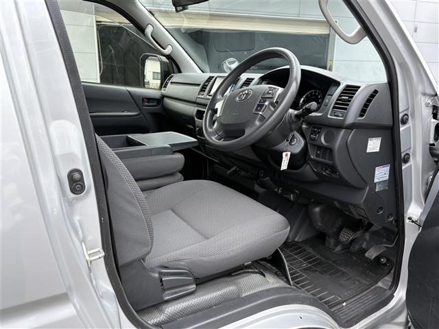 Toyota HIACE VAN 2024 8621361-9