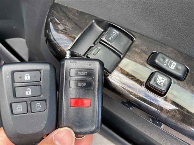 Toyota HIACE VAN 2020 8621364-11