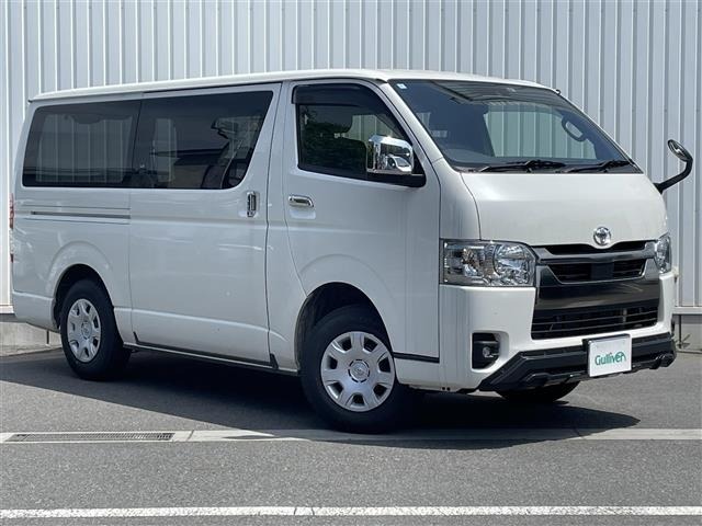 Toyota HIACE VAN 2025 8621366-17