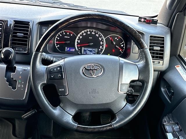 Toyota HIACE VAN 2019 8621367-18