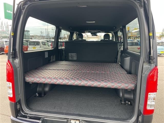 Toyota HIACE VAN 2022 8621368-16