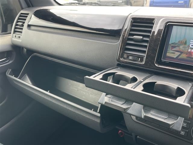 Toyota HIACE VAN 2022 8621368-20