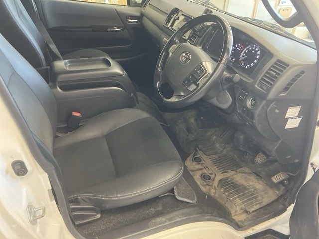 Toyota HIACE VAN 2021 8621371-4