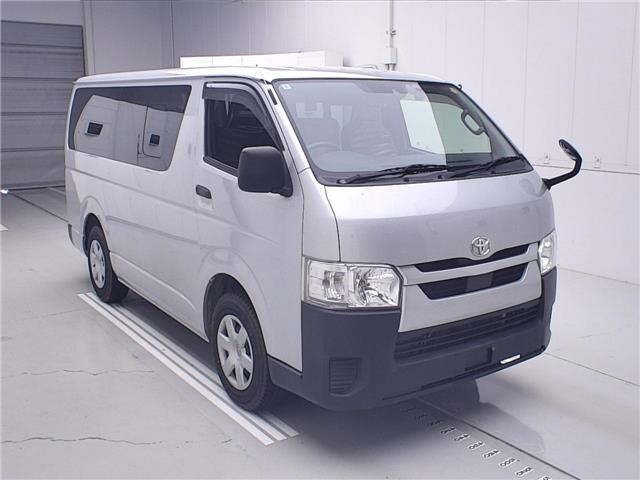 Toyota HIACE VAN 2021 8621382-0