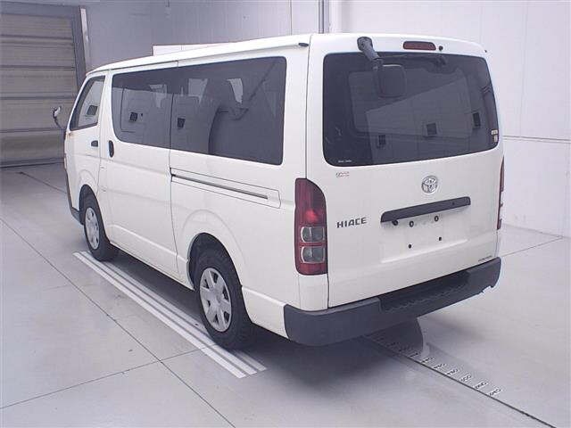 Toyota HIACE VAN 2020 8621383-1