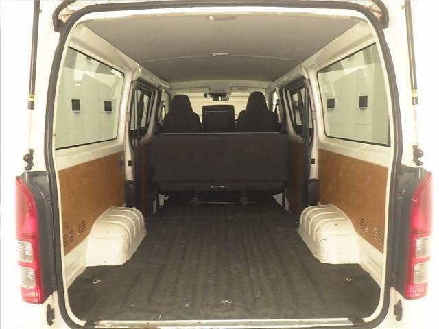 Toyota HIACE VAN 2020 8621383-7