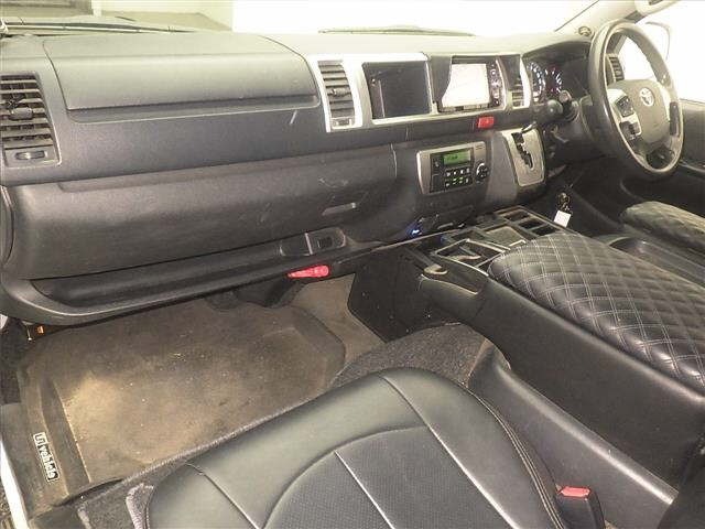 Toyota HIACE VAN 2017 8621384-4