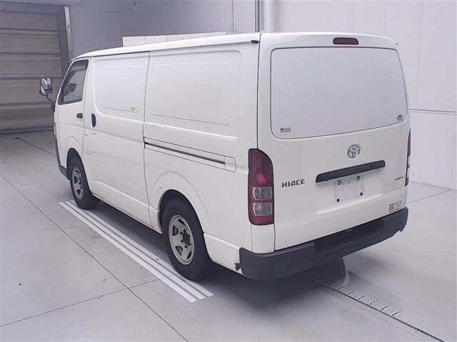 Toyota HIACE VAN 2018 8621386-1