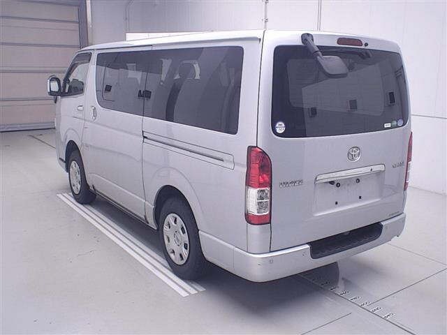 Toyota HIACE VAN 2021 8621387-1