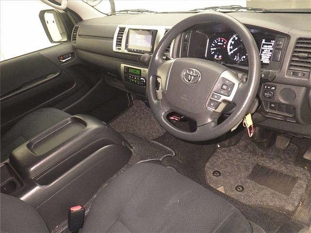 Toyota HIACE VAN 2021 8621387-3