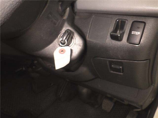 Toyota HIACE VAN 2013 8621390-8